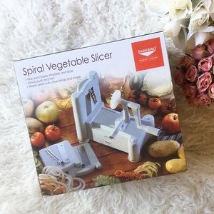 NIB •PADERNO World Cuisine Spiral Vegetable Slicer